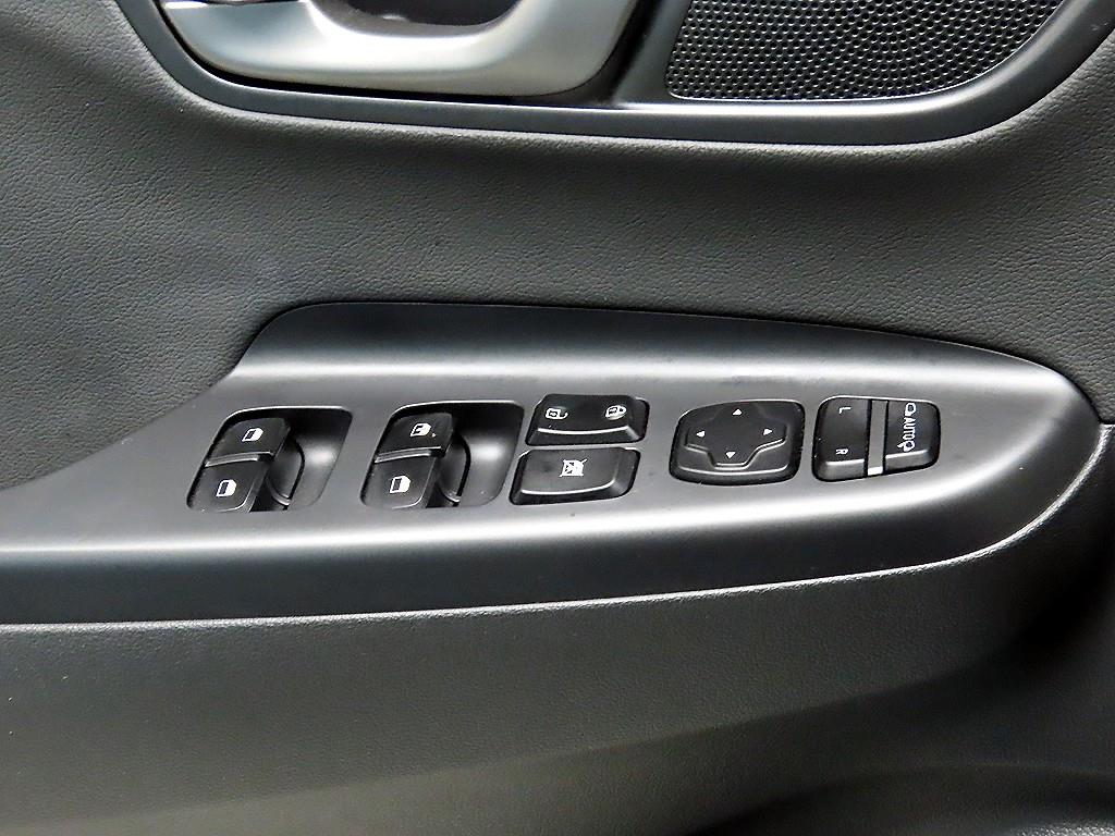 HYUNDAI Kona - Vista 11