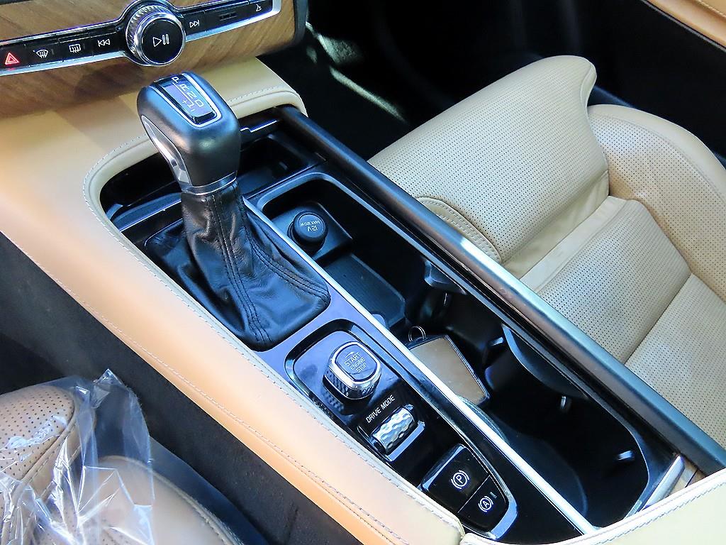 Volvo XC90 - Vista 11