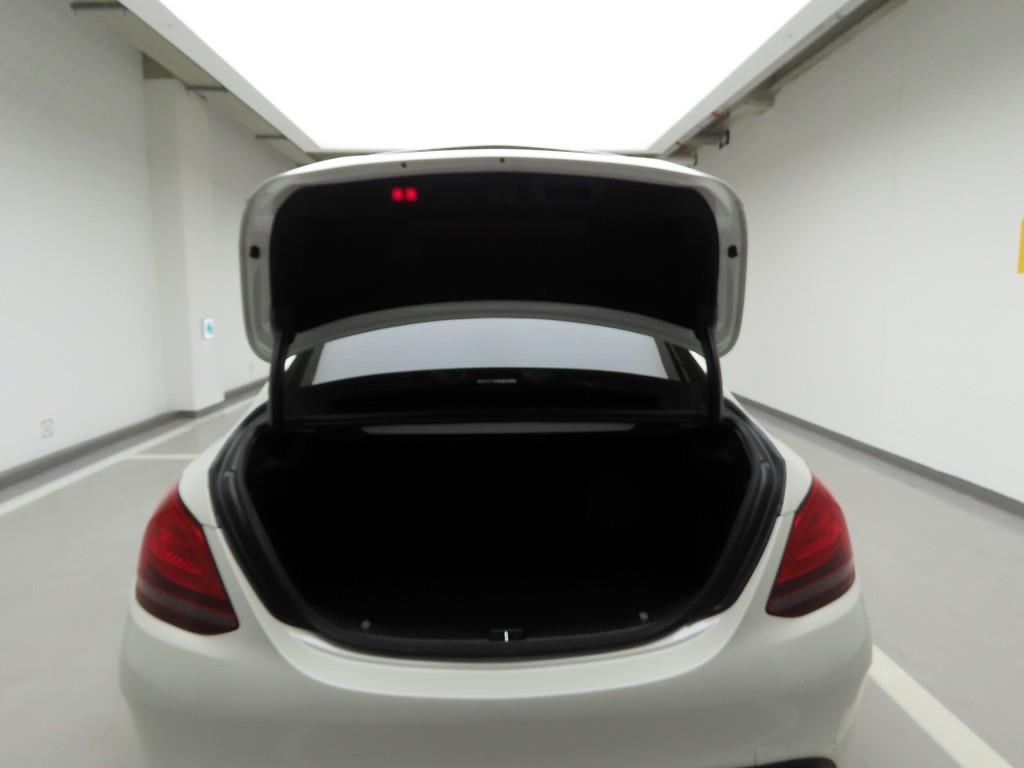 Mercedes Benz C Class - Vista 5