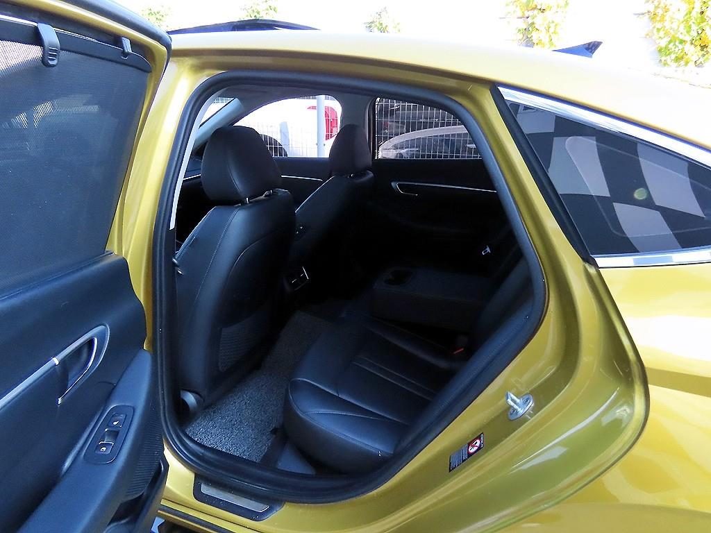 HYUNDAI Sonata - Vista 6