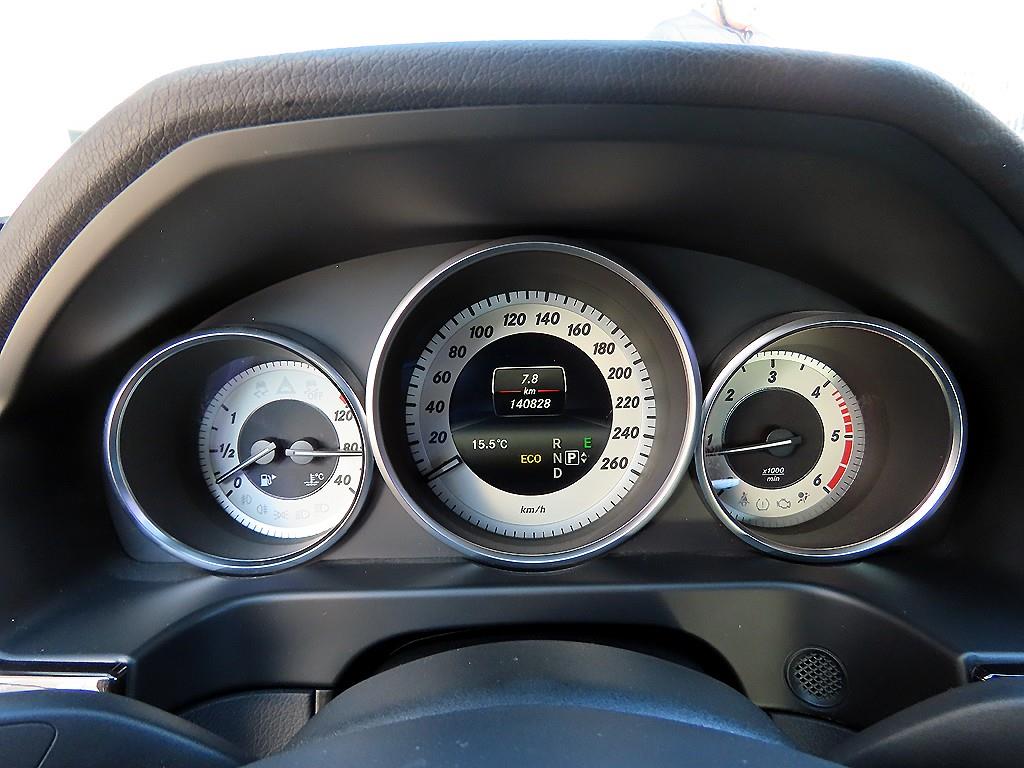 Mercedes Benz E class - Vista 9