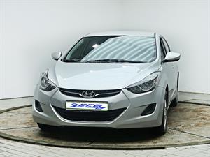 HYUNDAI Avante - Vista 2