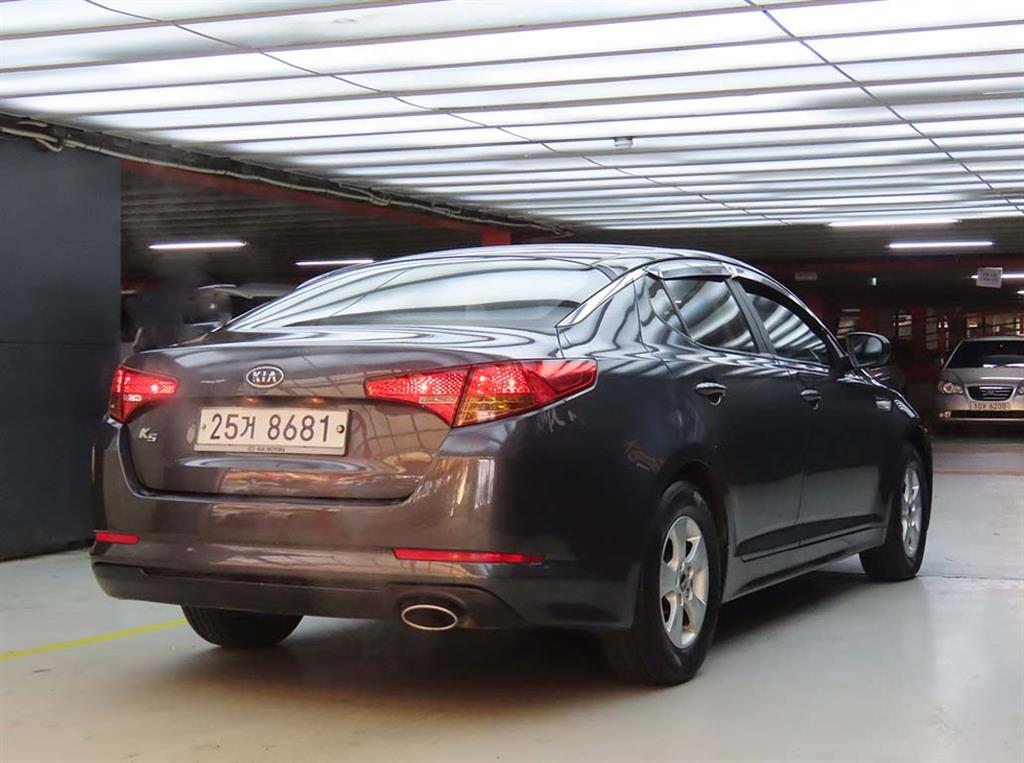 KIA K5 - Vista 9