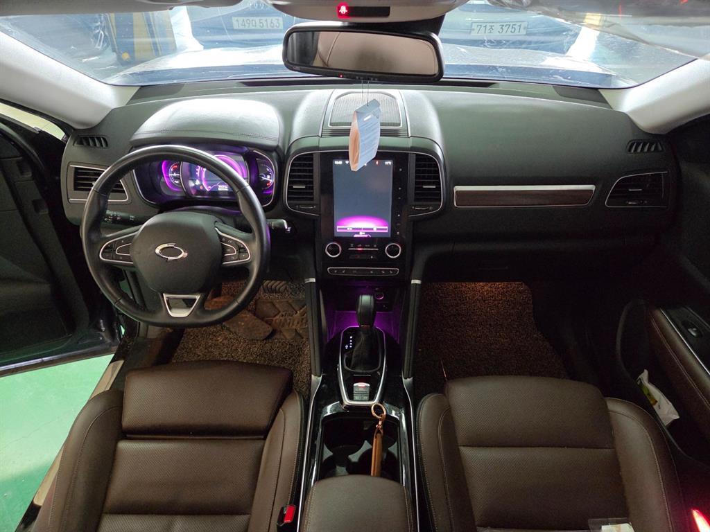 SAMSUNG QM6 - Vista 8