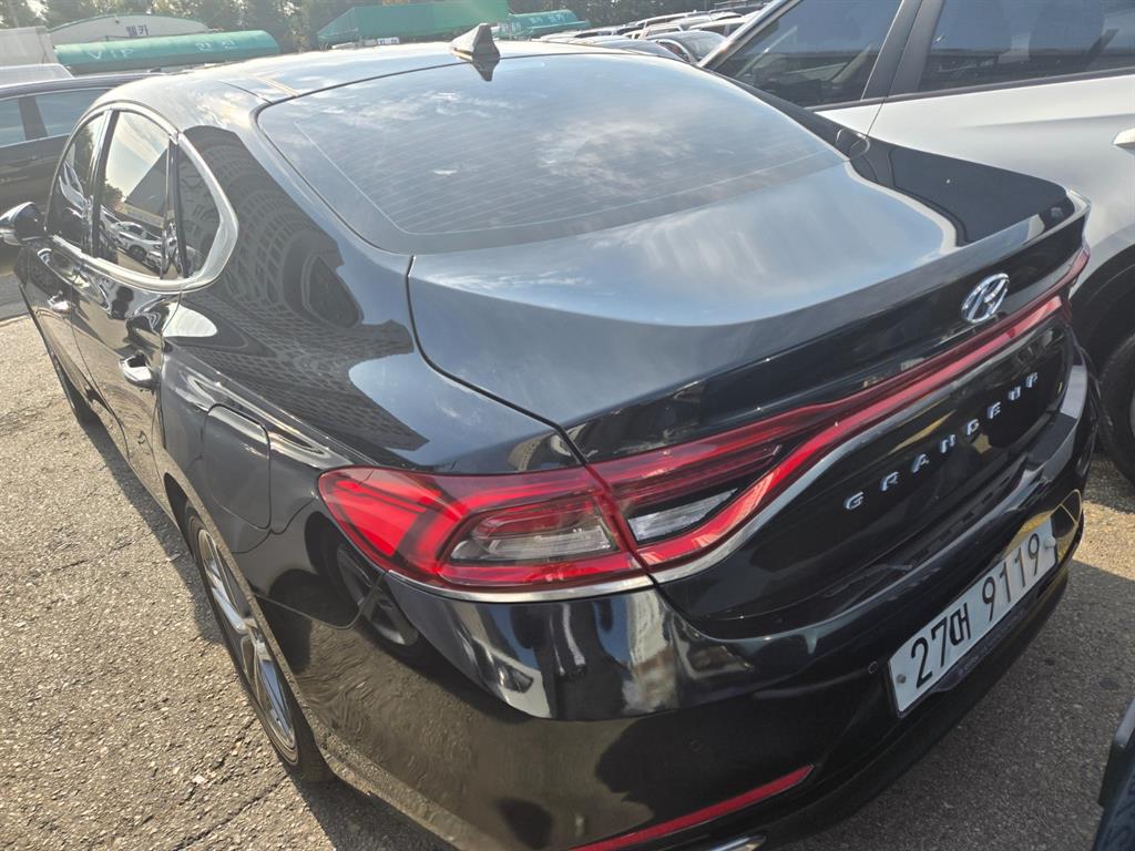 HYUNDAI Grandeur - Vista 4