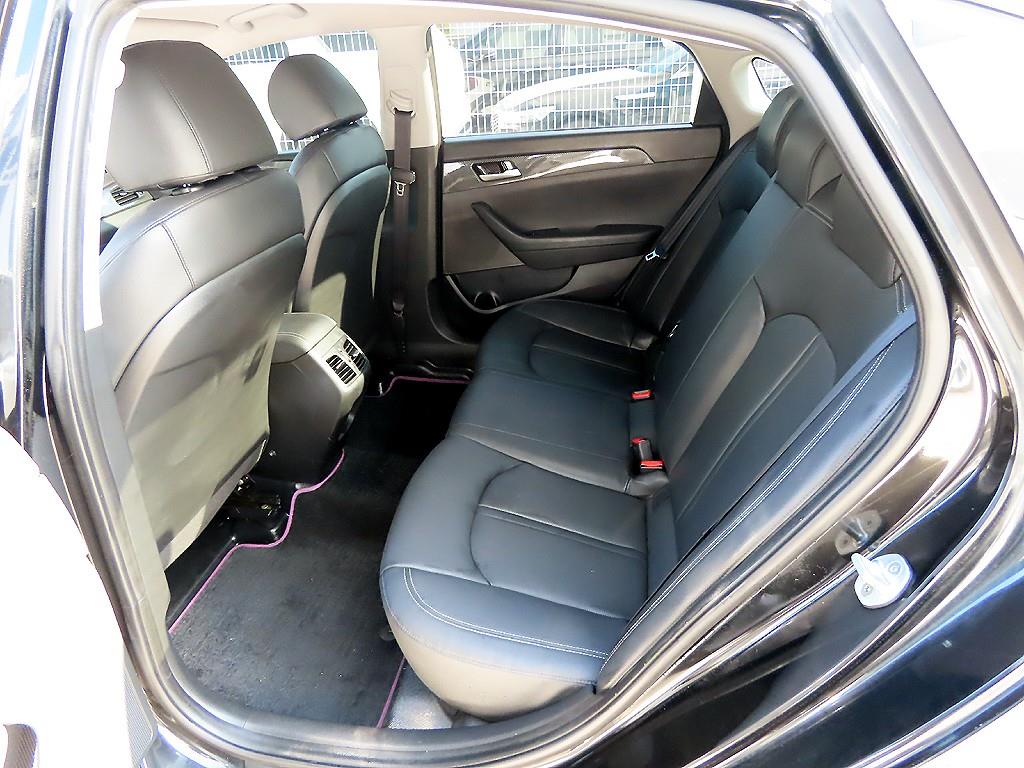 HYUNDAI Sonata - Vista 6