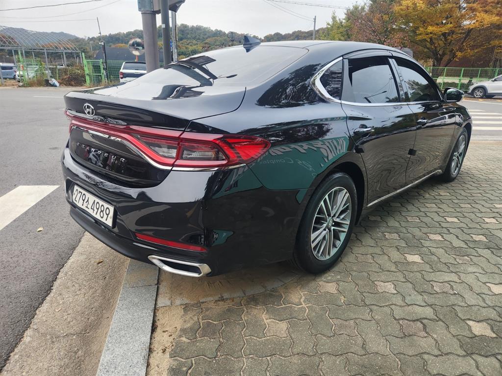 HYUNDAI Grandeur - Vista 4