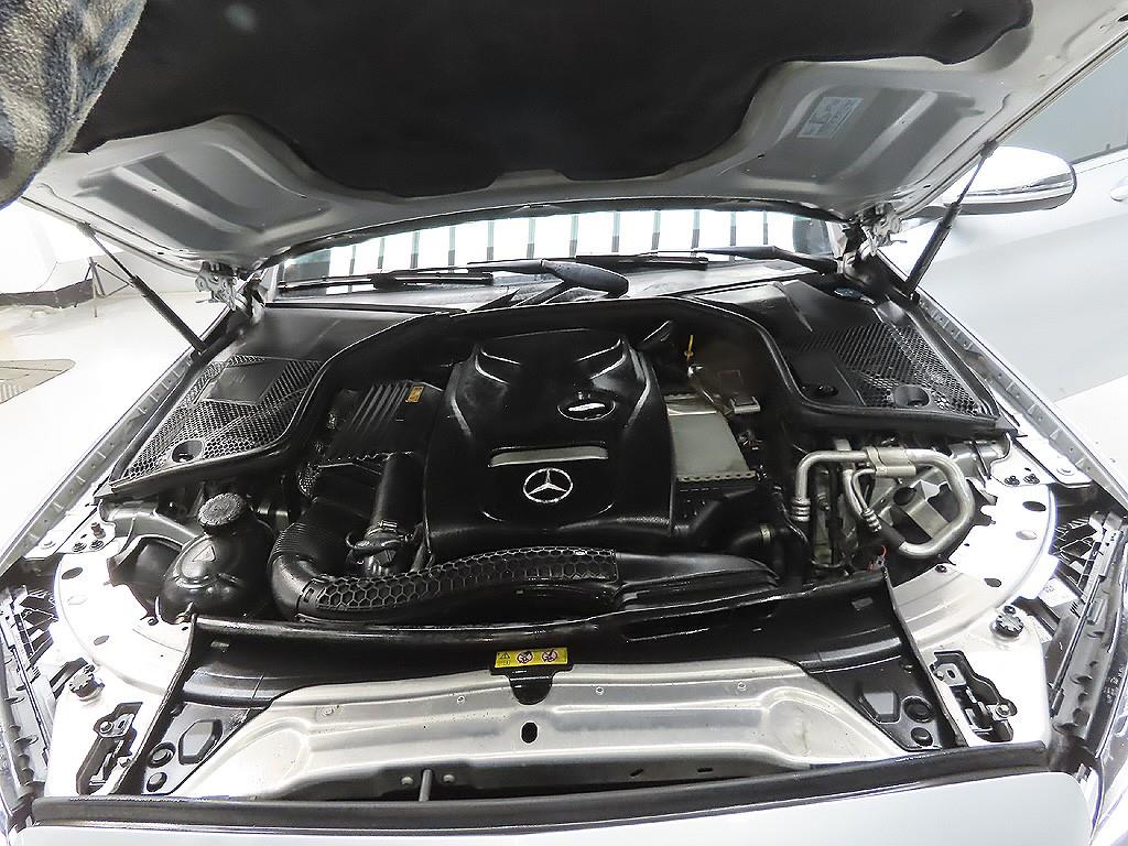 Mercedes Benz C Class 2017 Gris - Importación desde Corea - HF Imports Iquique - Foto 8