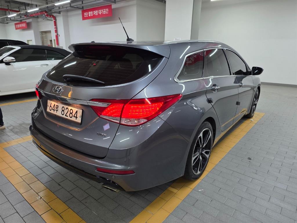 HYUNDAI i40 - Vista 4