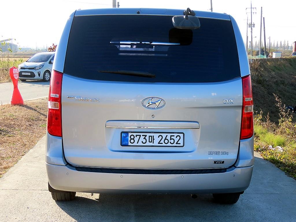 HYUNDAI Starex - Vista 4