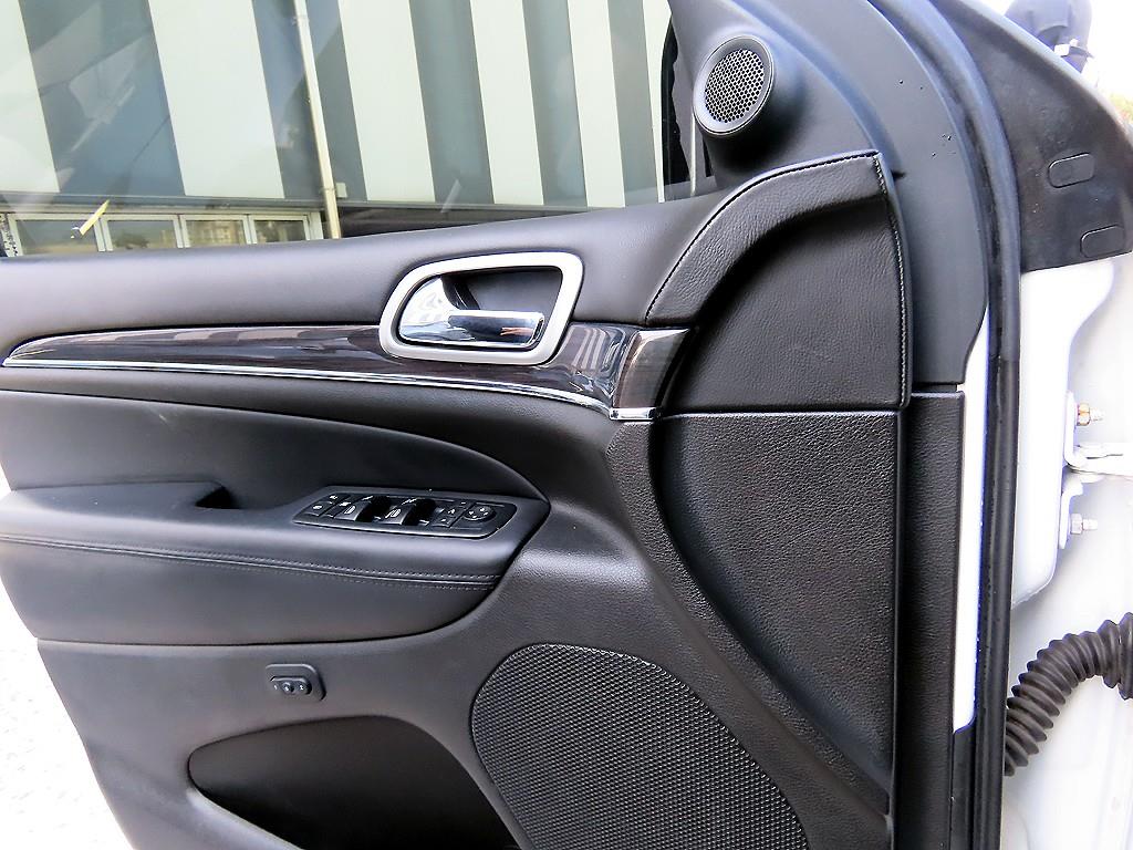 Jeep Cherokee - Vista 11