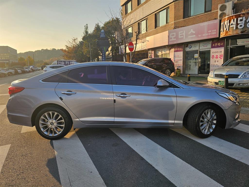 HYUNDAI Sonata - Vista 7