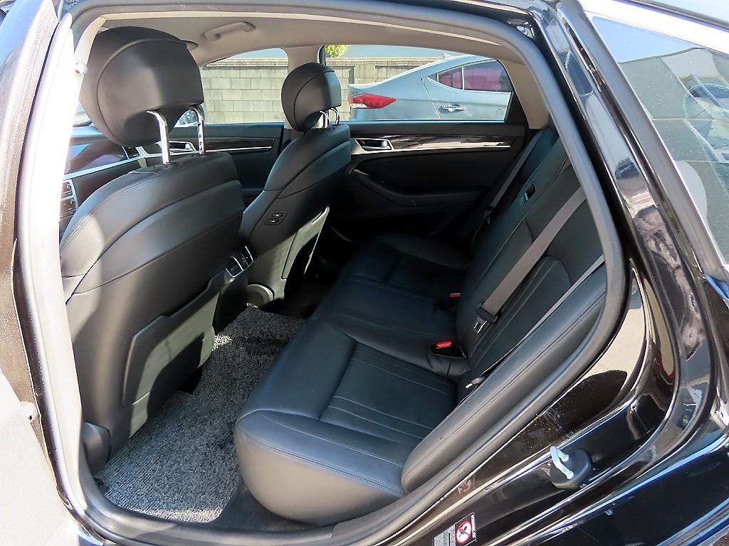 Genesis G80 - Vista 6