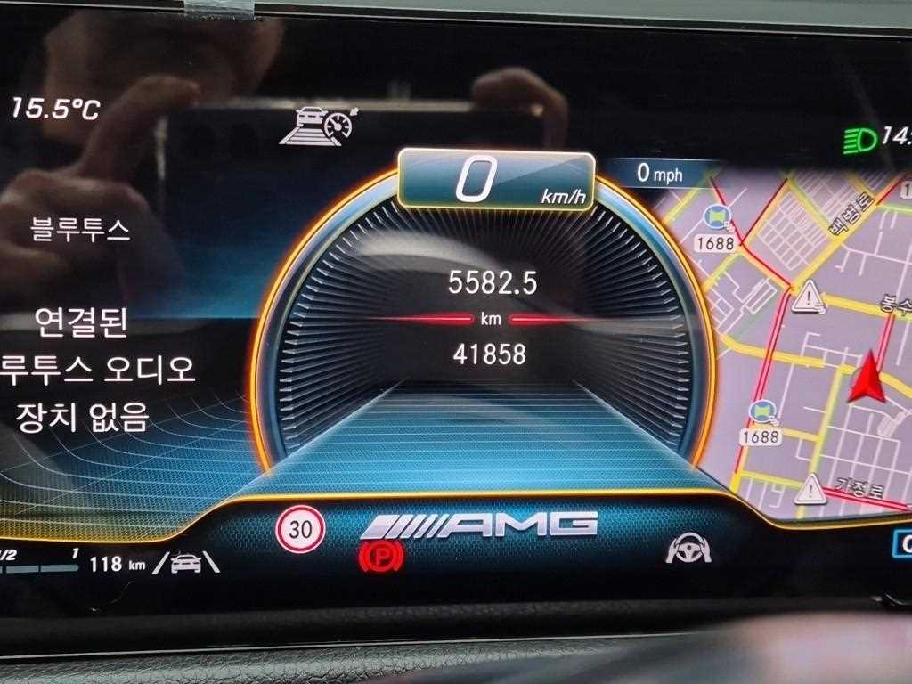 Mercedes Benz GLB Class - Vista 6