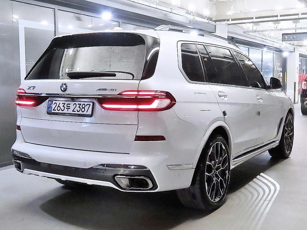 BMW X7 - Vista 4