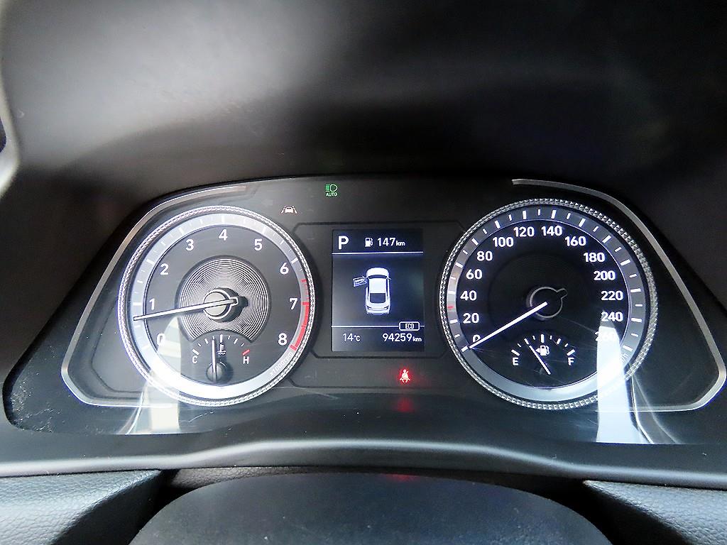 HYUNDAI Sonata - Vista 9