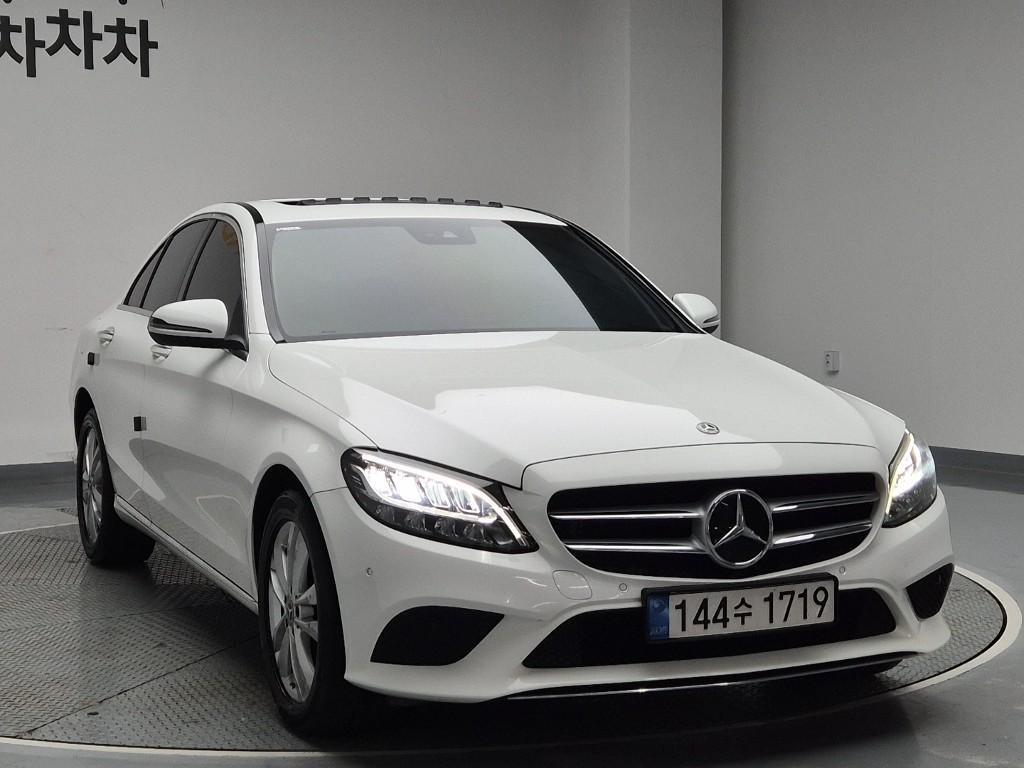 Mercedes Benz C Class - Vista 4