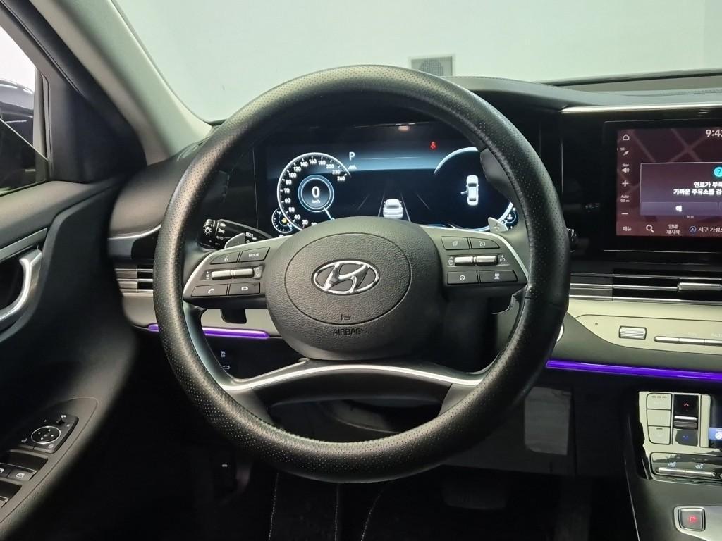 HYUNDAI Grandeur - Vista 9