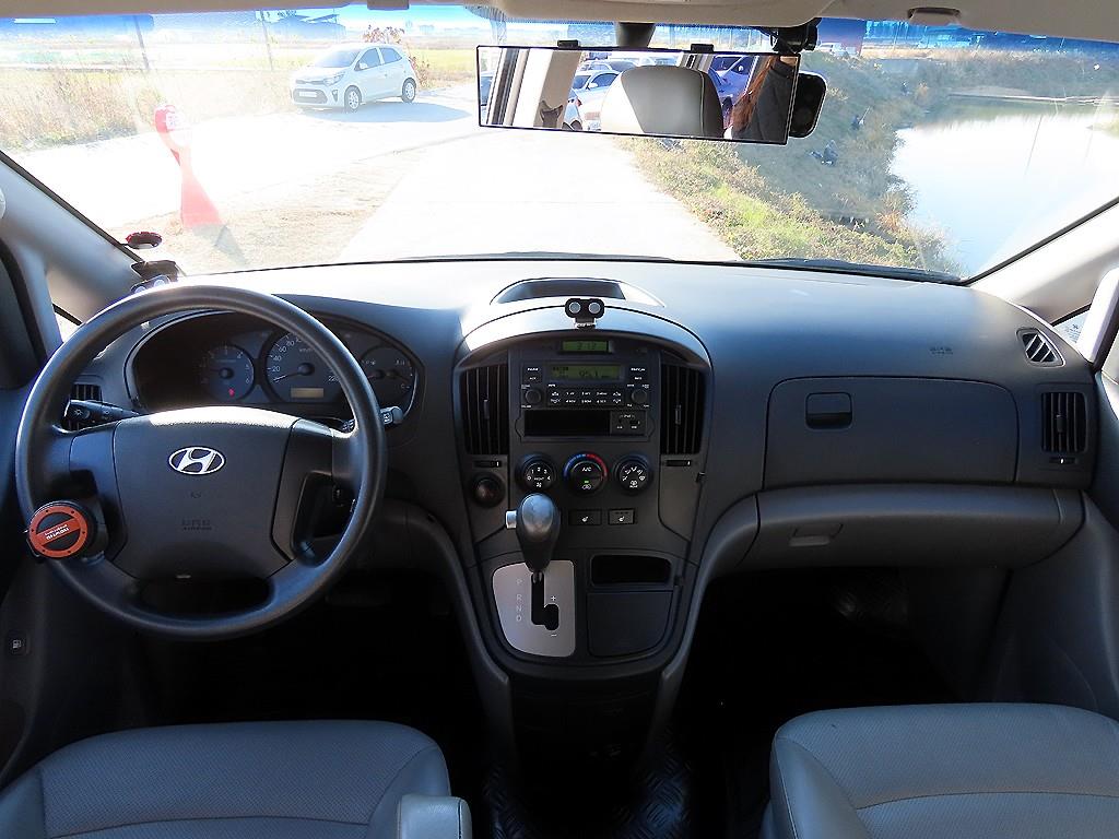 HYUNDAI Starex - Vista 9