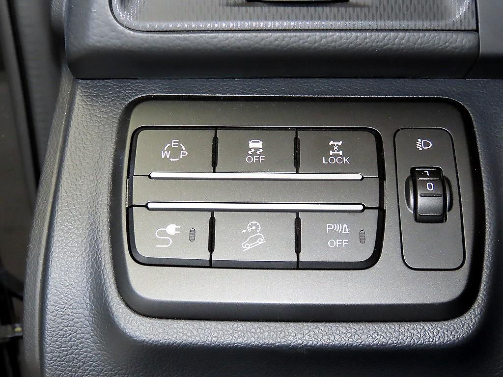 Ssangyong Tivoli 2019 Negro - Importación desde Corea - HF Imports Iquique - Foto 14