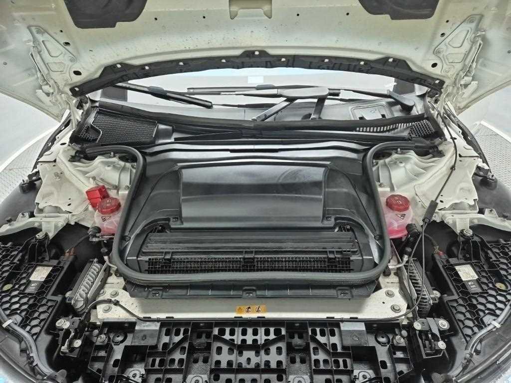 Mercedes Benz EQE - Vista 5