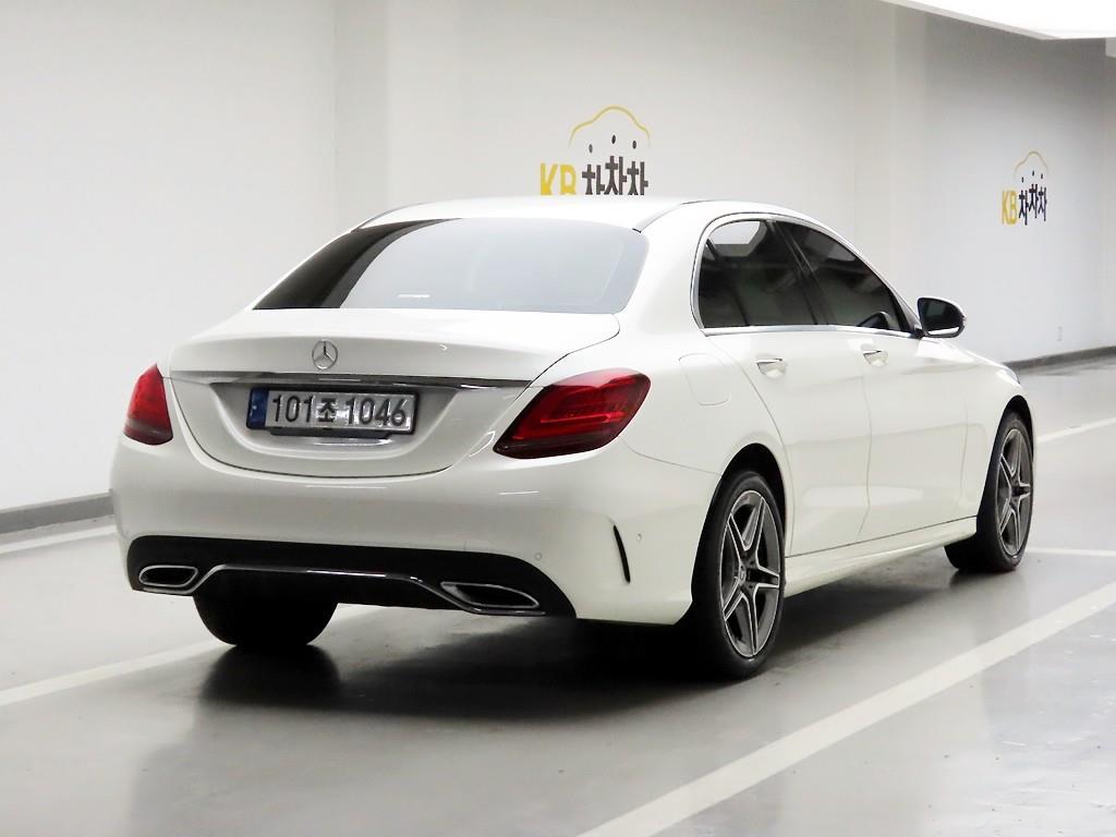 Mercedes Benz C Class - Vista 4
