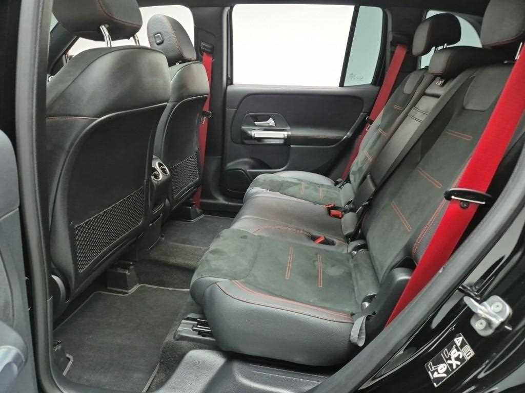 Mercedes Benz GLB Class - Vista 12