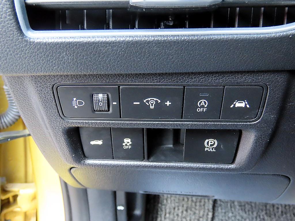 HYUNDAI Sonata - Vista 12