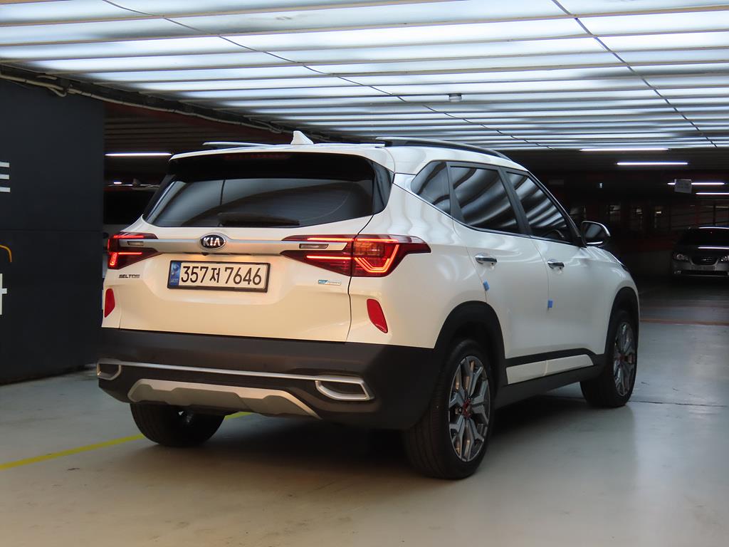 KIA Seltos - Vista 4