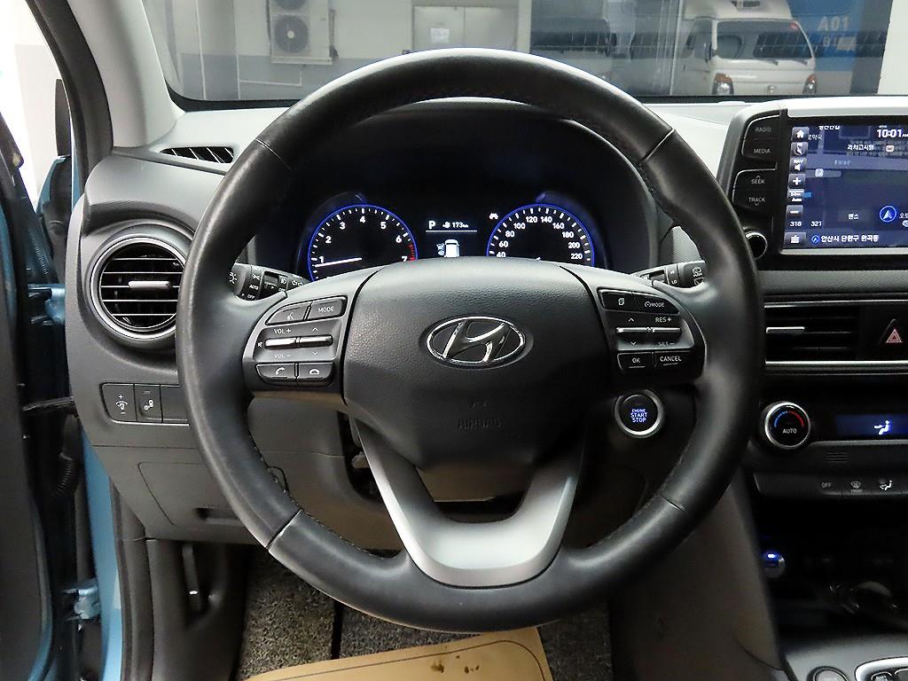 HYUNDAI Kona - Vista 7