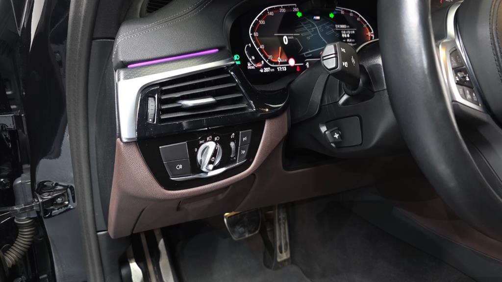 BMW 5 Series 2023 Negro - Importación desde Corea - HF Imports Iquique - Foto 13