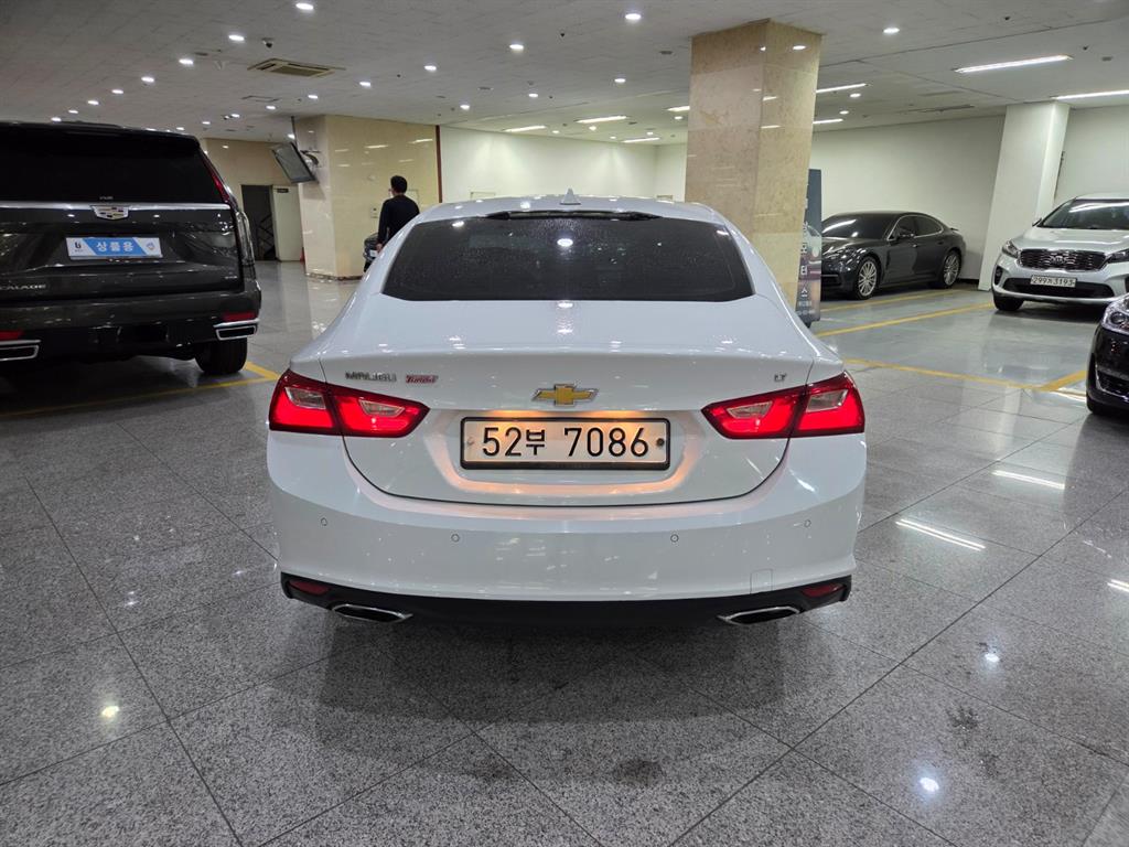 Chevrolet Malibu - Vista 4