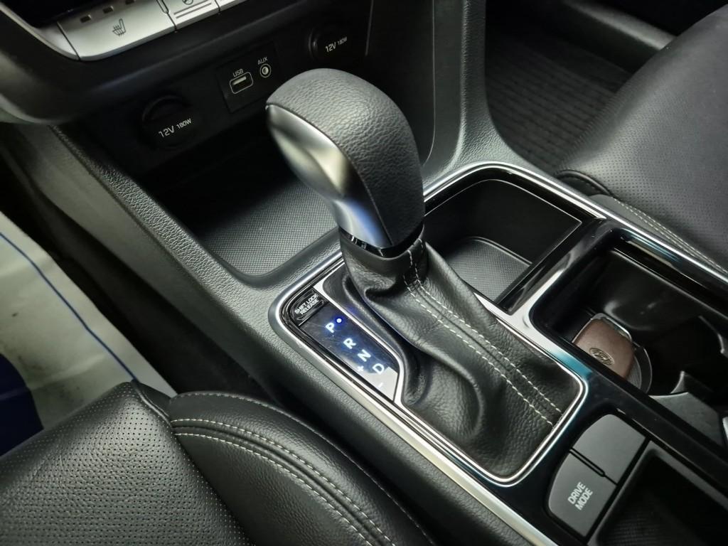 HYUNDAI Sonata - Vista 12