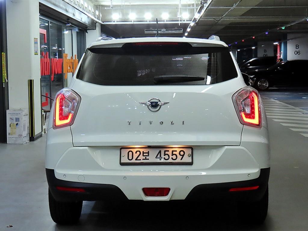 Ssangyong Tivoli - Vista 5