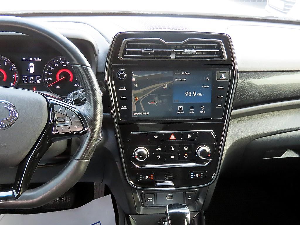 Ssangyong Tivoli - Vista 10