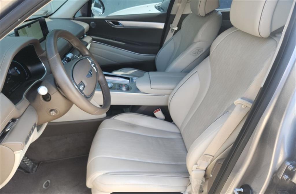 Genesis GV80 - Vista 7