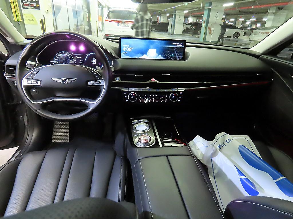 Genesis G80 - Vista 10