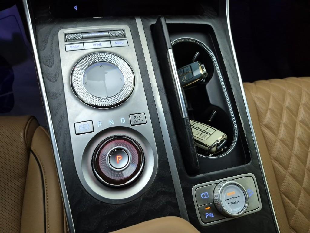 Genesis GV80 - Vista 8