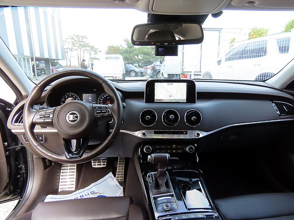 KIA Stinger - Vista 7