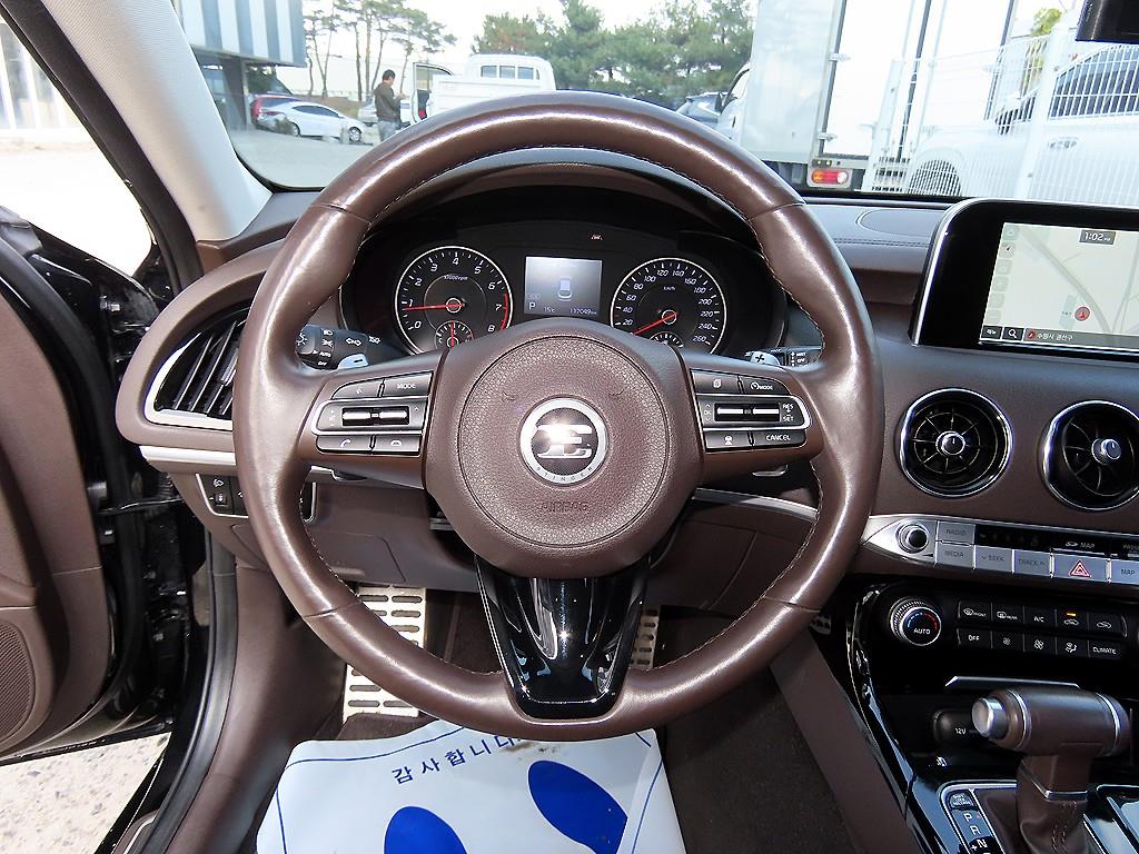 KIA Stinger - Vista 8