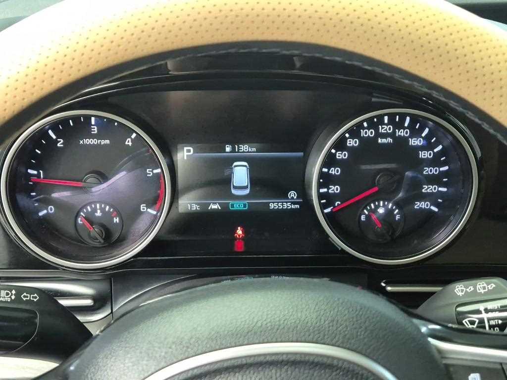 KIA Carnival - Vista 6