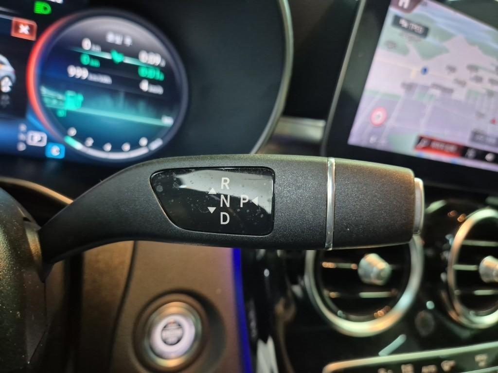 Mercedes Benz GLC Class - Vista 8