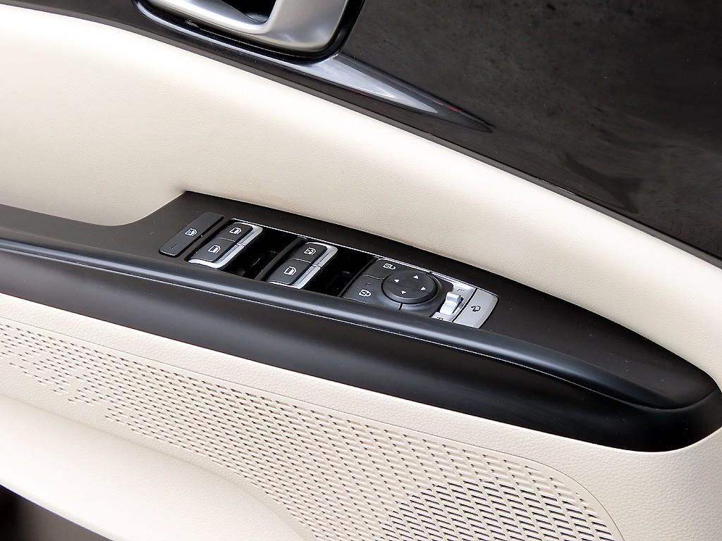 KIA Carnival - Vista 12