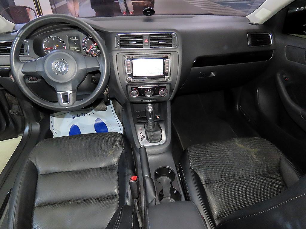 Volkswagen Jetta - Vista 10