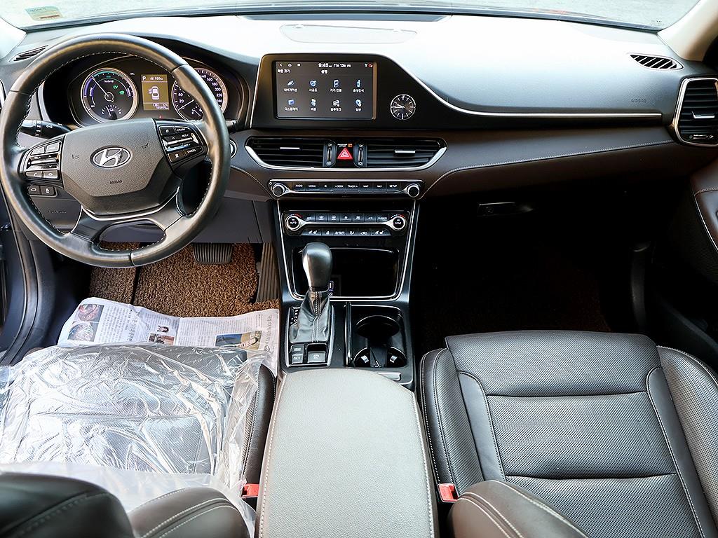 HYUNDAI Grandeur - Vista 9