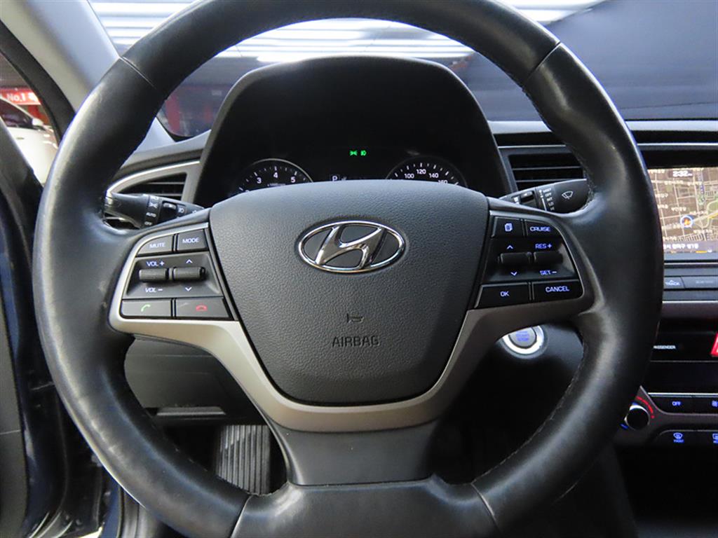 HYUNDAI Avante - Vista 8