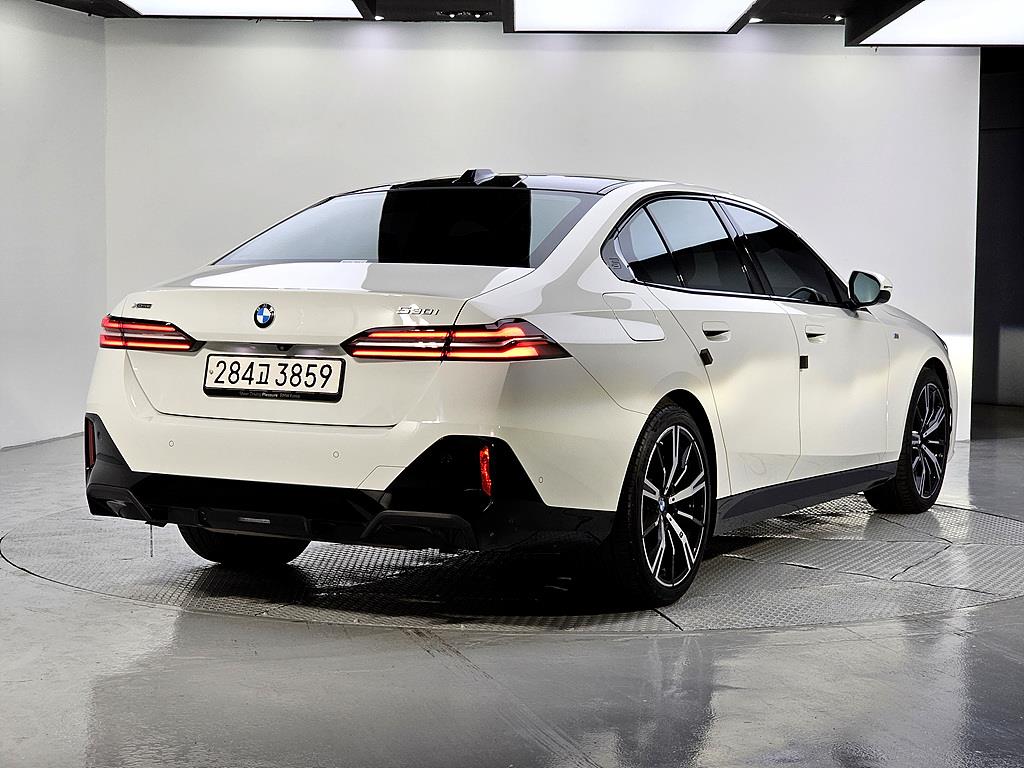 BMW 5 Series - Vista 4