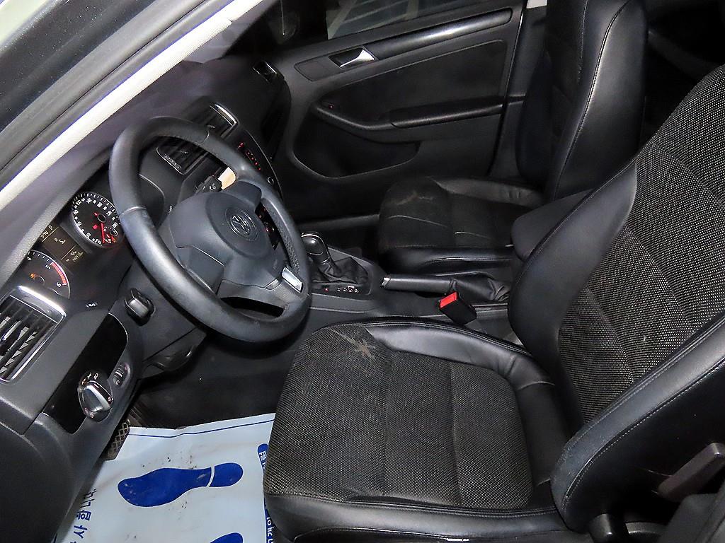 Volkswagen Jetta - Vista 6