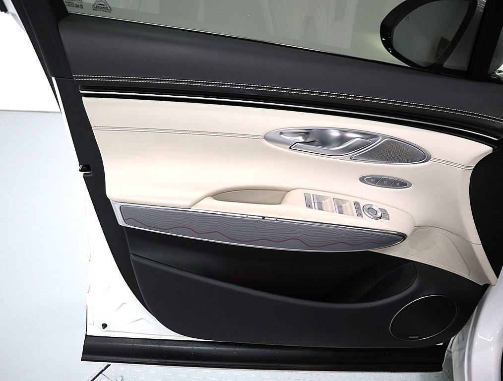 Genesis GV70 2021 Blanco - Importación desde Corea - HF Imports Iquique - Foto 14