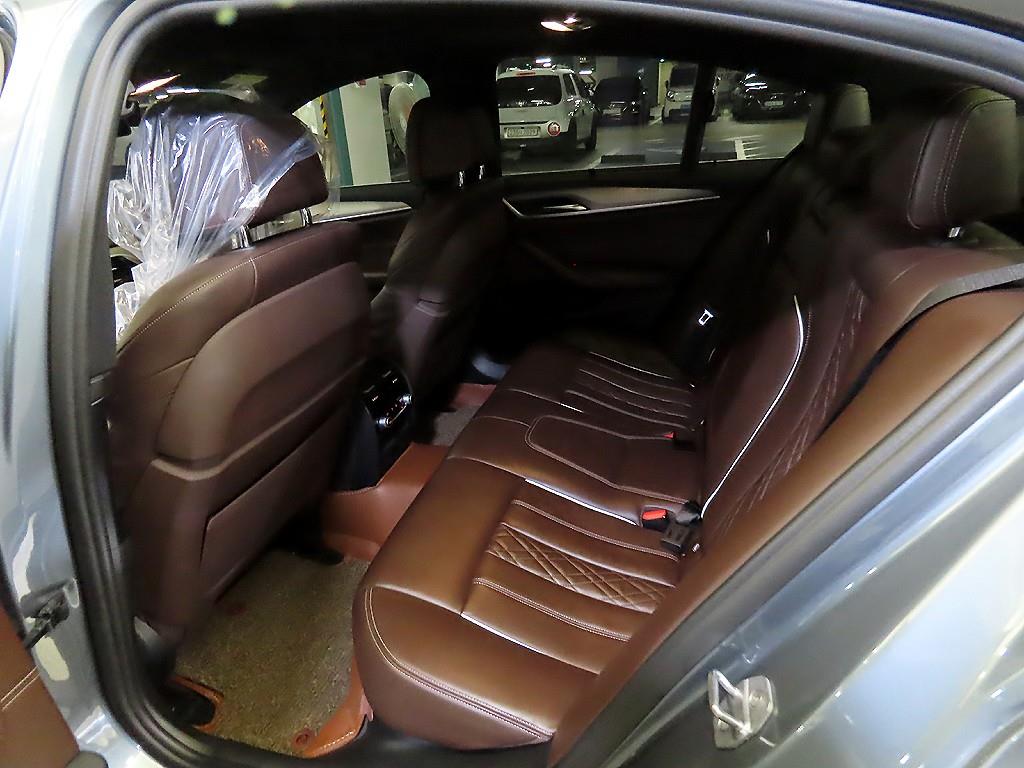 BMW 5 Series - Vista 7